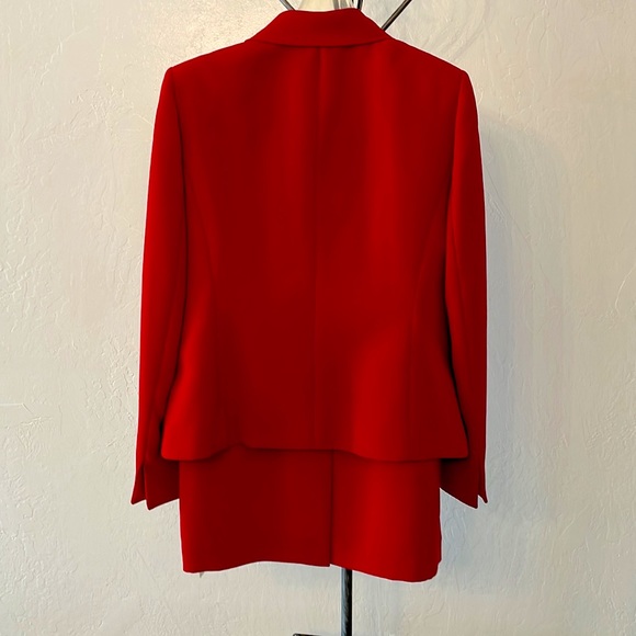 NWT Suit Studio, red 2PC suit, size: 8, suit jacket and skirt - Picture 7 of 7